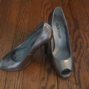 Size 6 peep-toe platform shoes